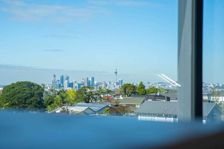 4/128 Onewa Road Northcote_13