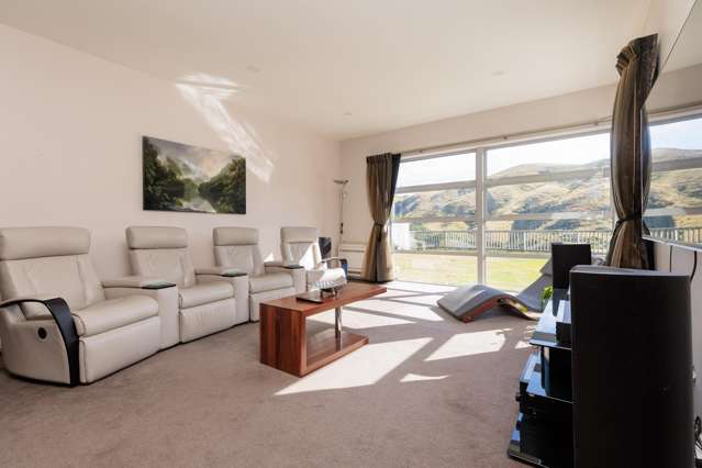 8 Didsbury Grove Churton Park_1