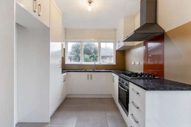 Affordable & Convenient 2-Bedroom in Papatoetoe