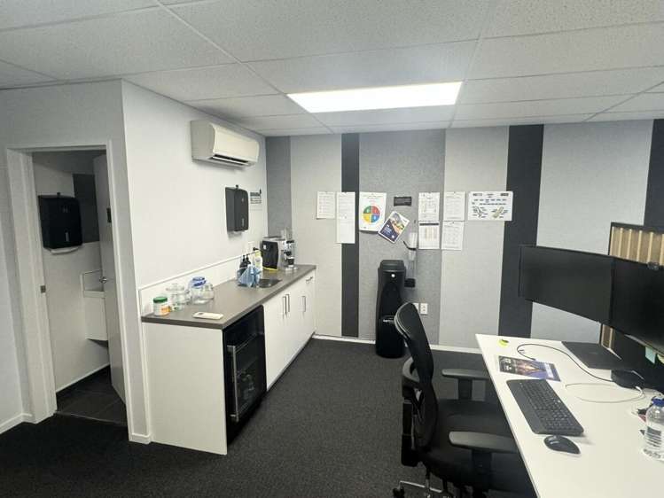 8/19 William Lewis Drive Sockburn_4