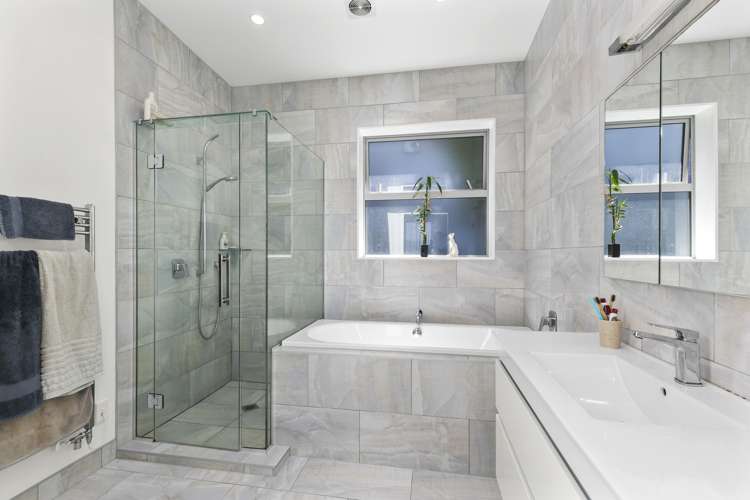 6 Owhiro Bay Parade Island Bay_12