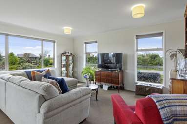 7 Landsborough Drive_4