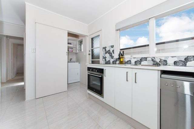 2/32 Dale Crescent Pakuranga_2