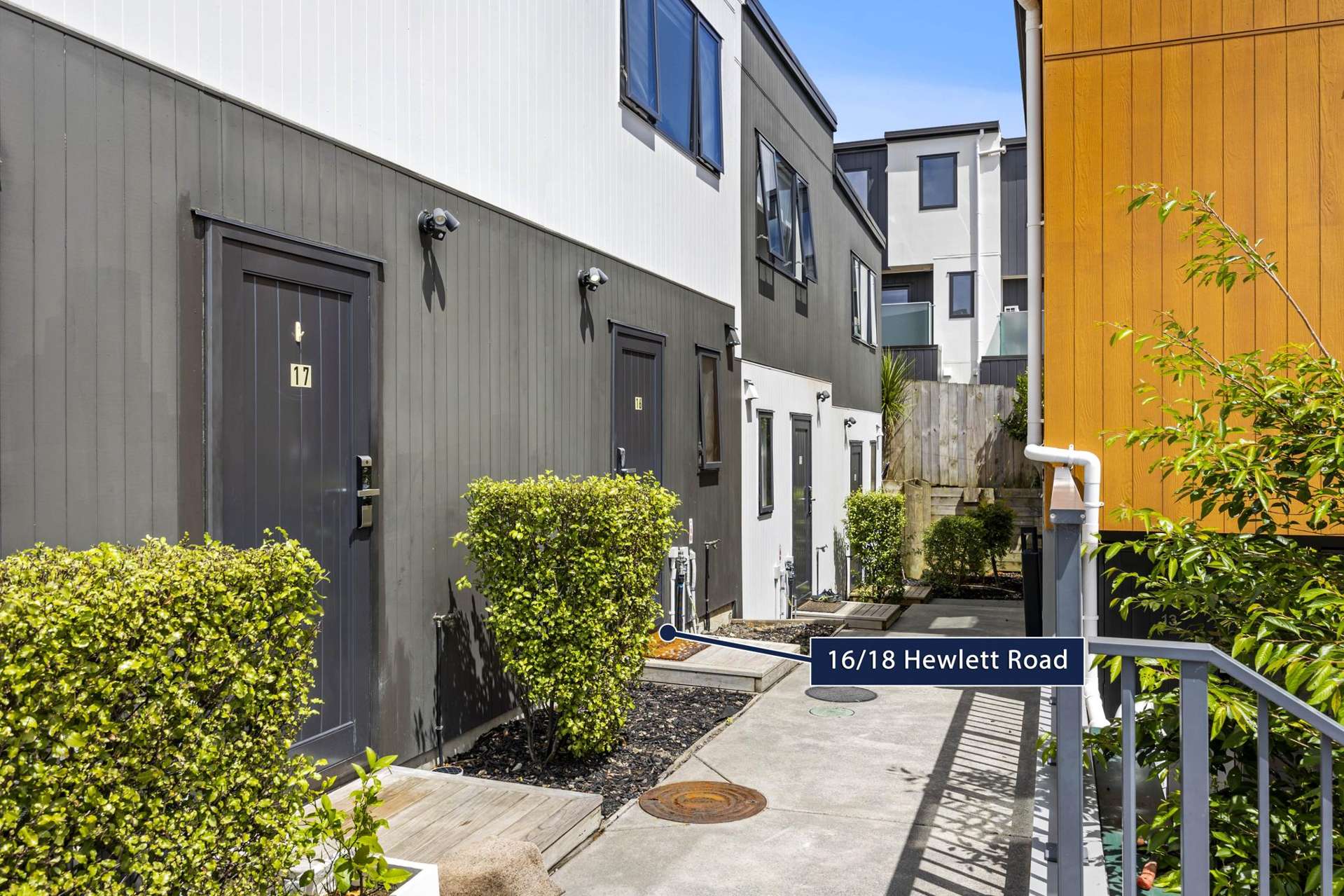 16/18 Hewlett Road Massey_0