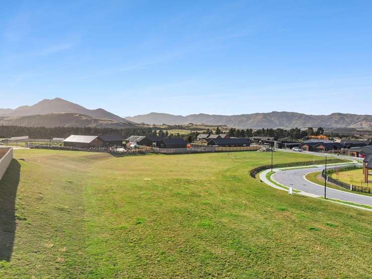 15 Erewhon Crescent_3