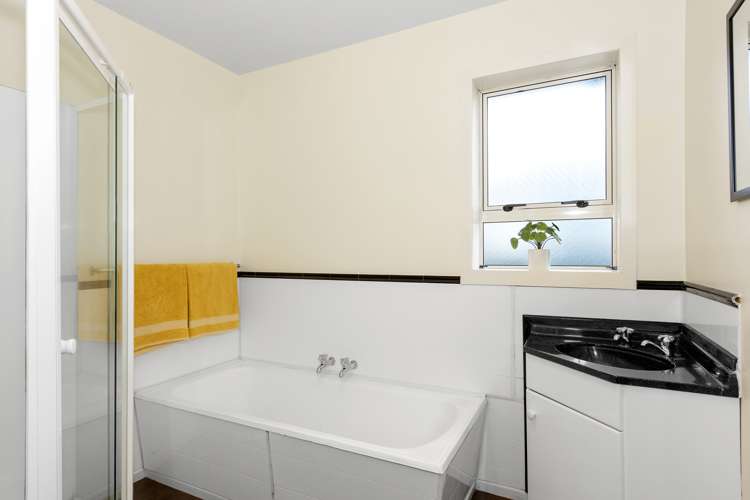 16 Dunstan Crescent Hornby_11