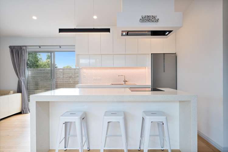 129 Riverpark Crescent Henderson_18