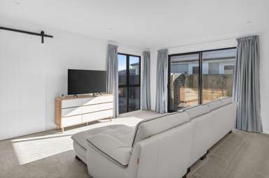 10 Longfields Road_2