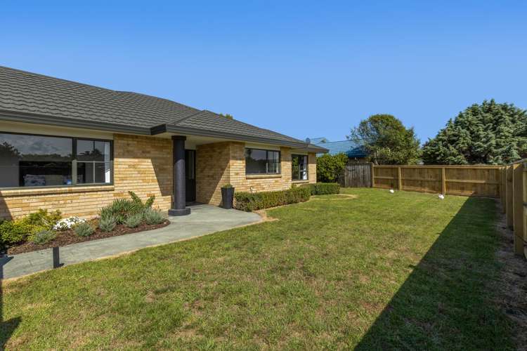 136 Guildford Drive Paraparaumu Beach_16