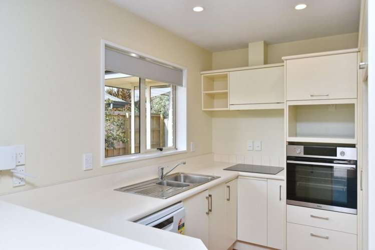 2c Hilton Drive Amberley_8