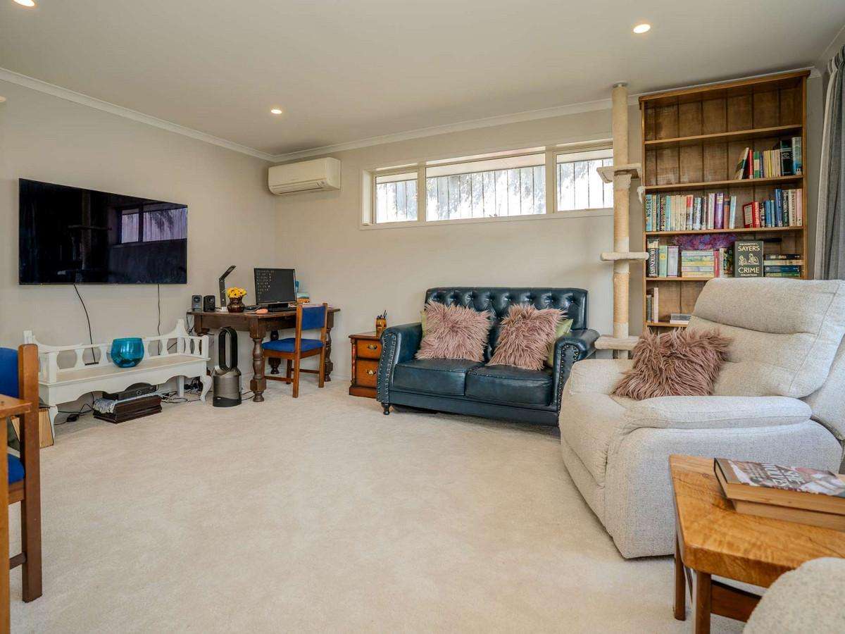 2 Dennis Yates Way_4