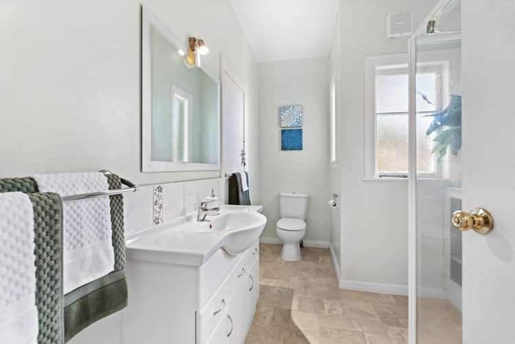 116 Loop Road Otaika_9