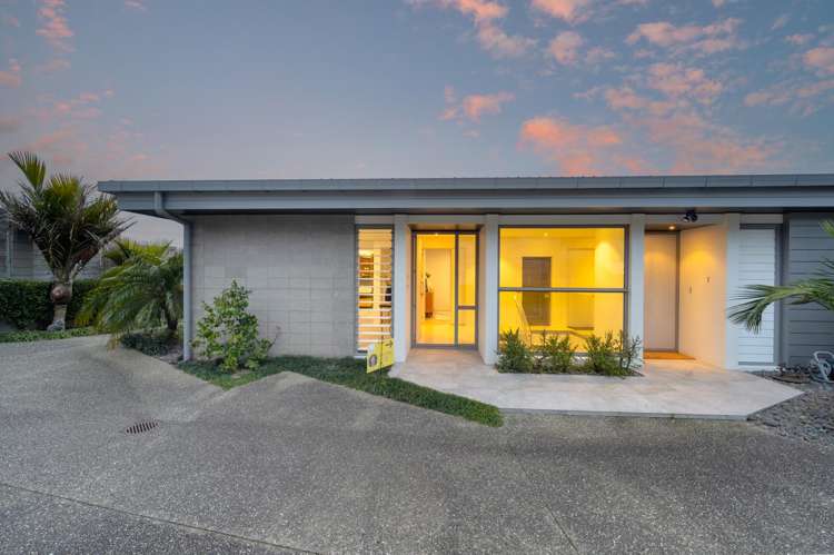 2/42 Bramley Drive Farm Cove_31