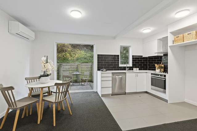 7/74 Derwent Street Island Bay_3