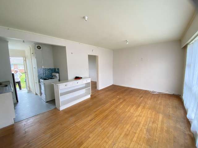 Tidy One-Bedroom Unit in a Handy Location