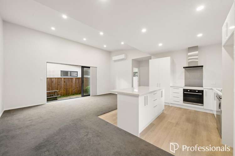 15A Burden Avenue Wainuiomata_8