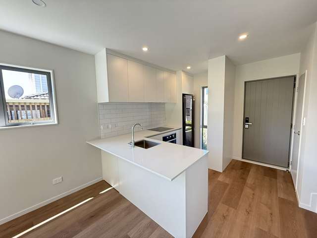 Modern 2-Bedroom Townhouse for Lease