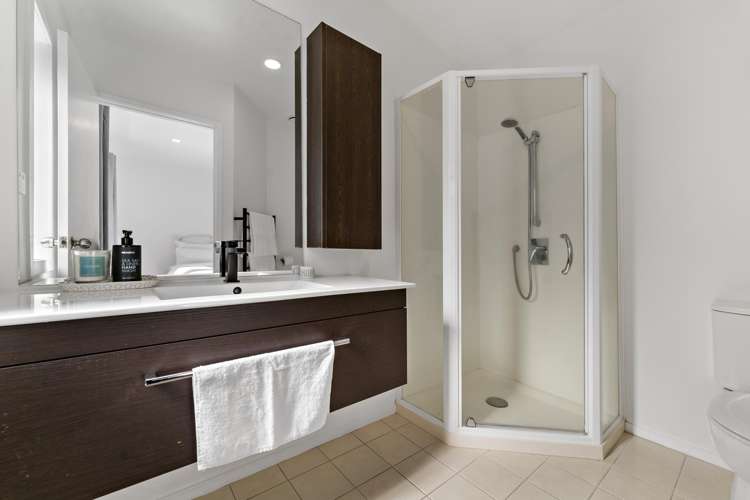 13/21 Hunters Park Drive Three Kings_10