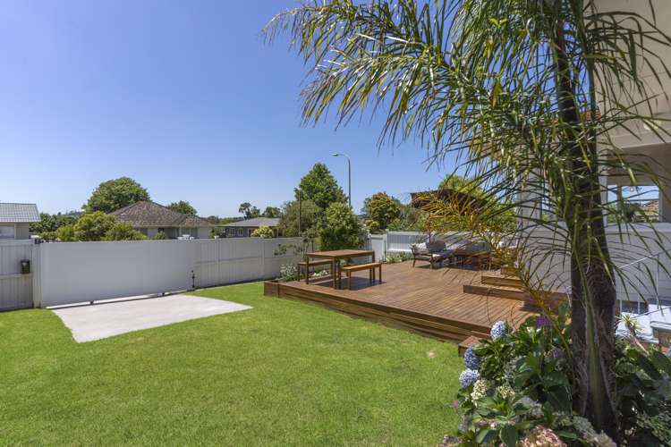 55 Fairclough Road Beach Haven_18