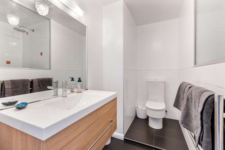 168 Seaview Road Westown_29