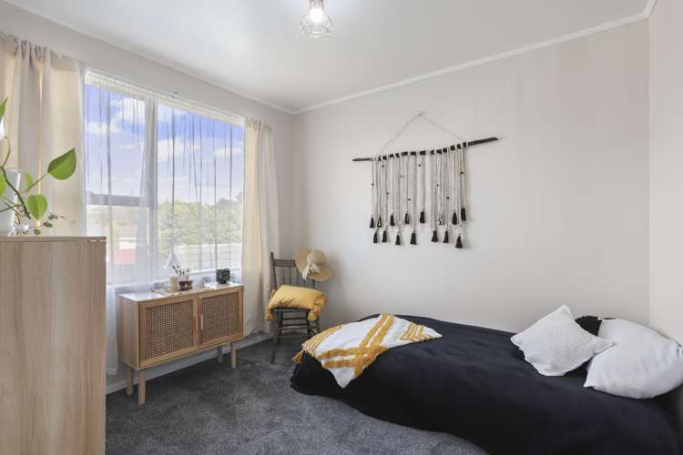 79 Solar Road Glen Eden_10