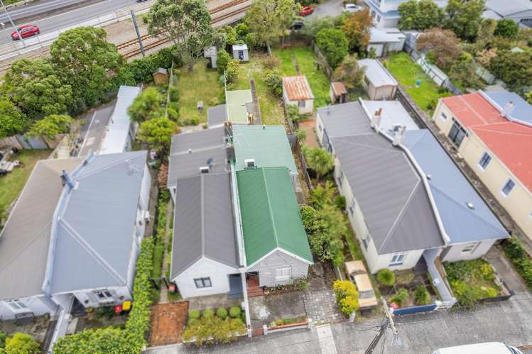 47 Riddlers Crescent Petone_19