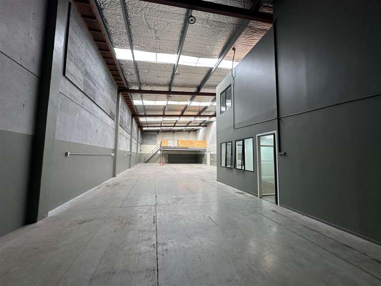 2/27 Cain Road Penrose_1