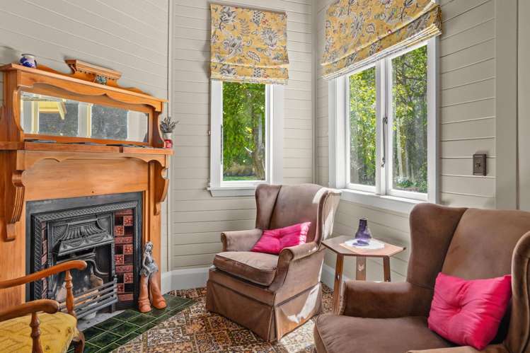 697 Leader Road East Parnassus_22