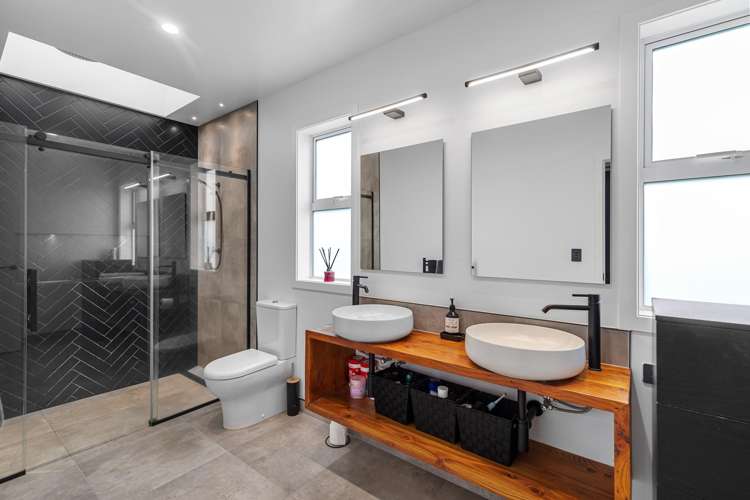 13 Tari Road Pukeatua_17