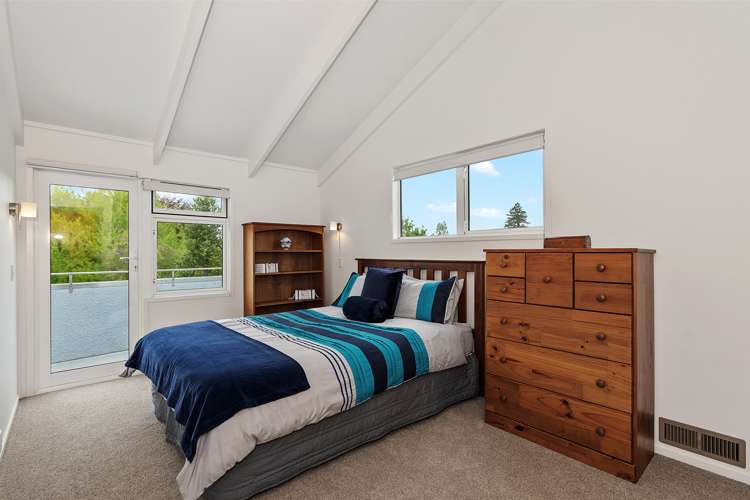 132 River Road Hamilton East_13