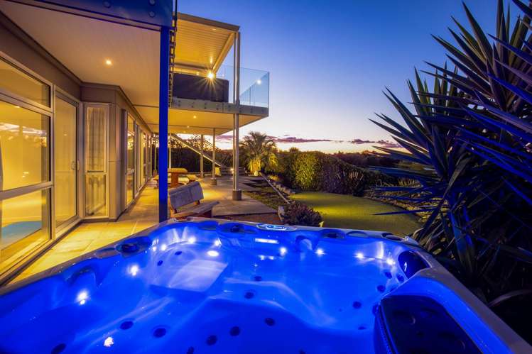 19 Victoria Road South Onetangi_38