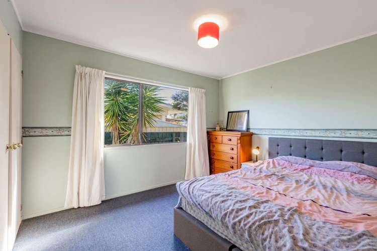 2/12 Eskdale Road Birkdale_11