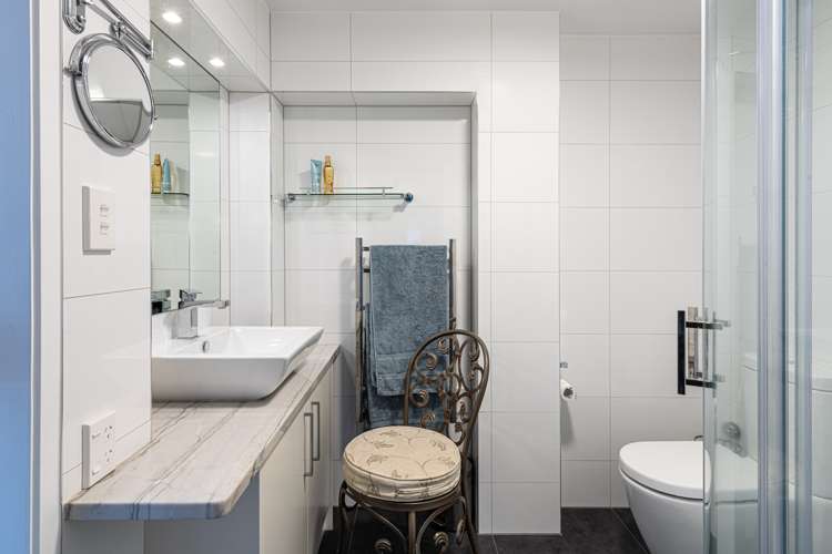 4b/6 The Promenade Takapuna_16