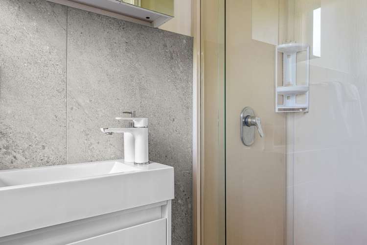 11a Woodstock Place Russley_8