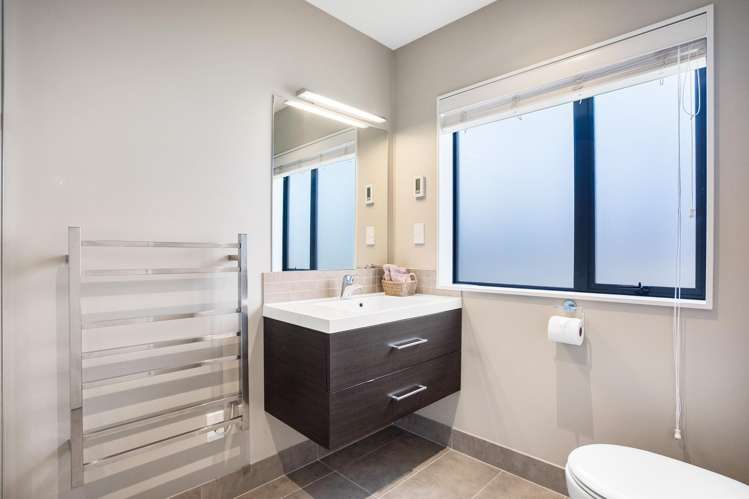 38 Royalle Mews Botany Downs_9