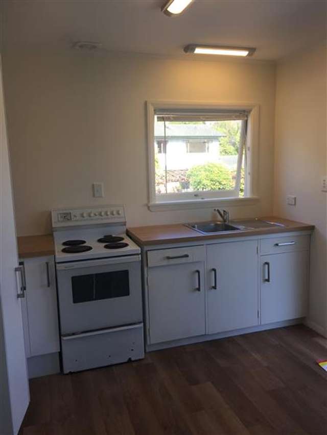 2/200 Nile Street 10810_1