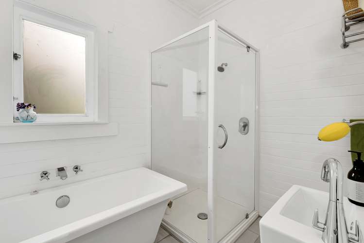 8 Challinor Crescent Mount Albert_12