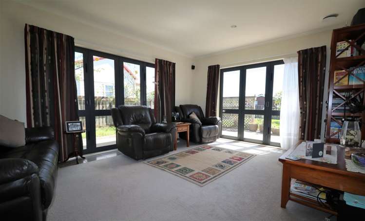 25 Charles Street Carterton_3