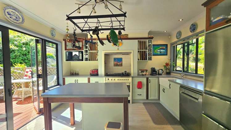 9 Water Race Lane Thames_11