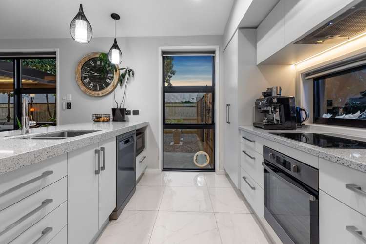 6 Sharman Place_5