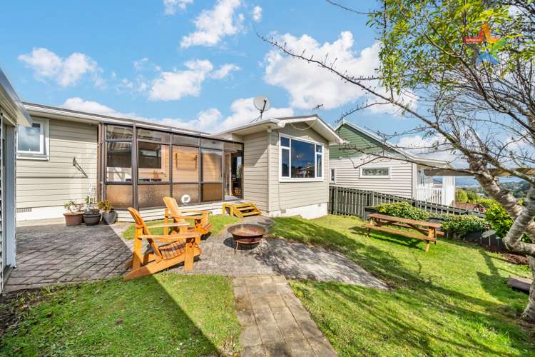 63 Gurney Road Kelson_18