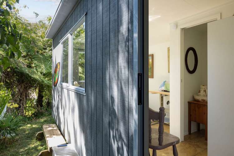 621 Huia Road Parau_11