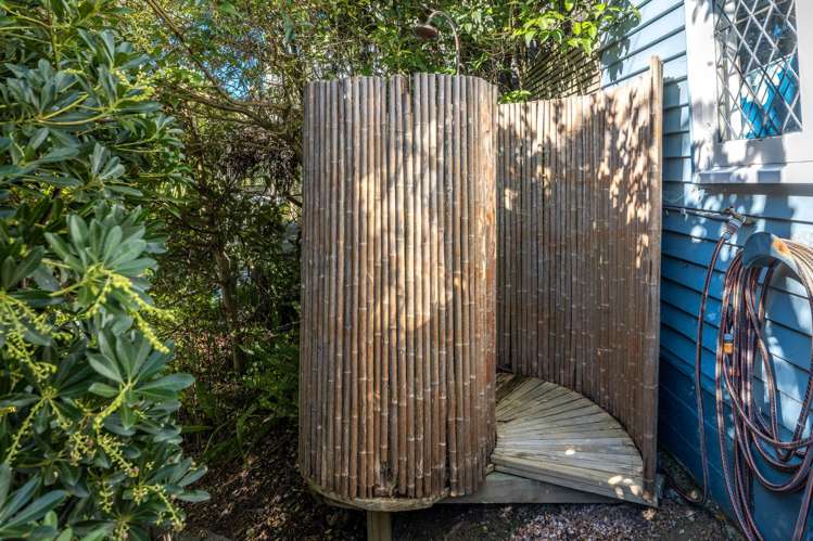 184 Ocean View Road Oneroa_34