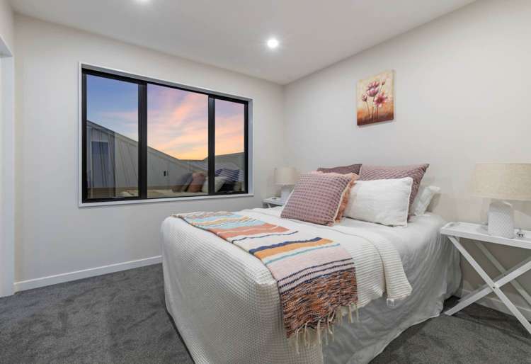 12 Woodacre Street Flat Bush_12