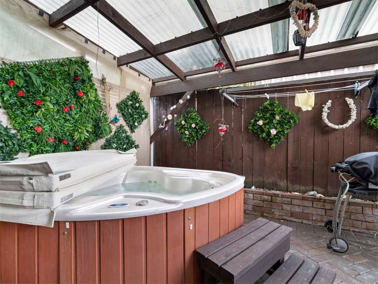 42 Bodi Place Te Atatu South_7