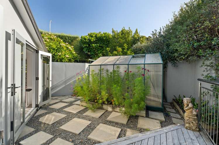 95 Queens Drive Oneroa_17