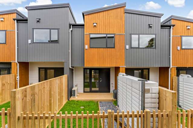 Modern 2-Bedroom Townhouses – Priced to Sell!