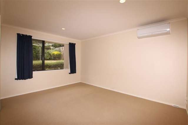 9 Louvain Place Greenhithe_4