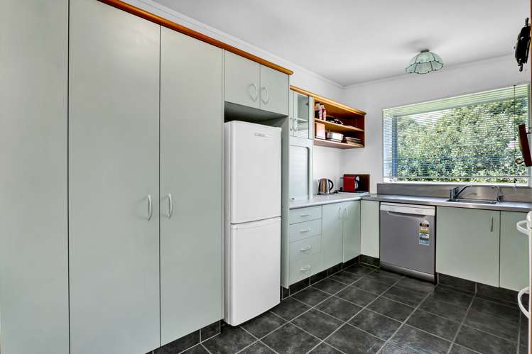 2 Hills Road Tongaporutu_11