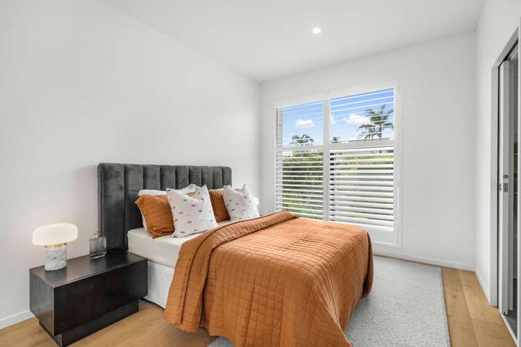 2/37 Glen Atkinson Street St Heliers_8